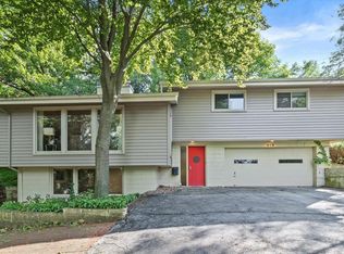 609 Downing Dr, Waukesha, WI 53186