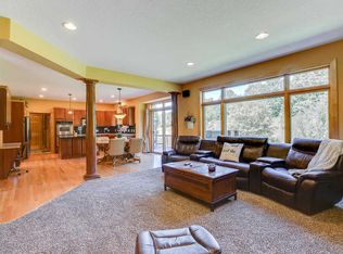 3801 Drumcliffe Ct, Rosemount, MN 55068