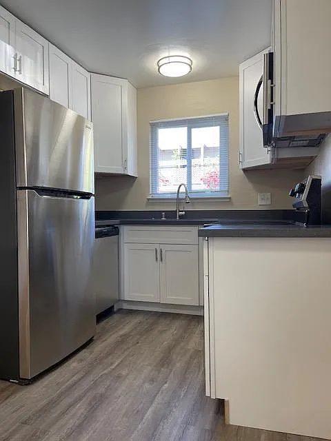 Building Photo - 926 Tamarack Ln #1