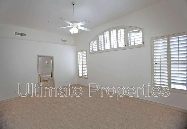 13872 E Kalil Dr — Photo 10