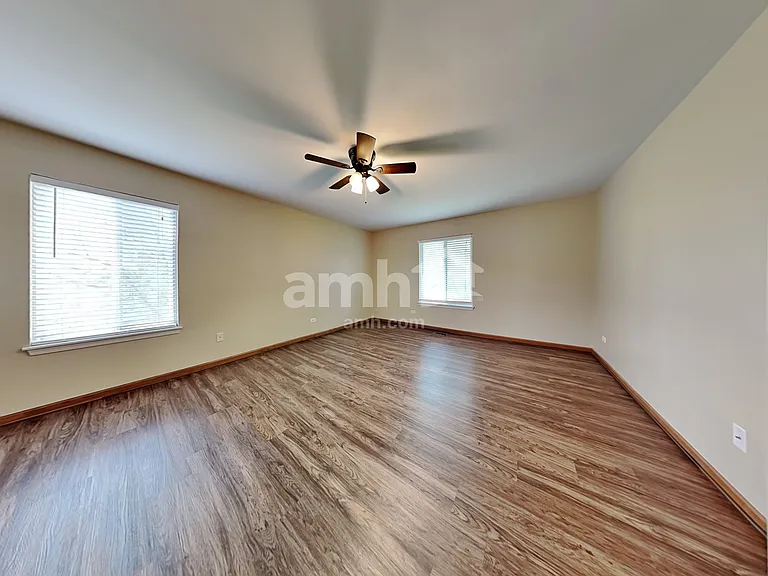 2707 Steamboat Cir — Photo 12