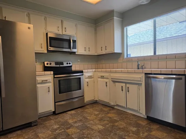 1884 Cherokee Dr Unit 4, Salinas, CA 93906