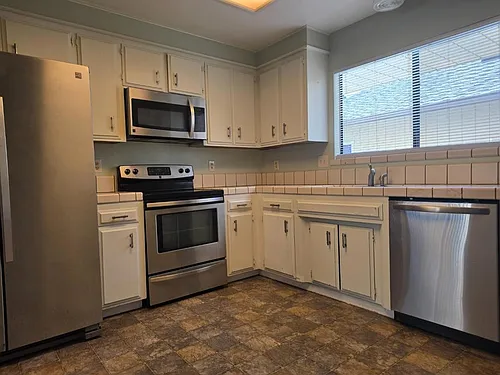 1884 Cherokee Dr #4 Photo 1
