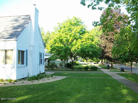 2nd image of 284 McKinley Ave N
