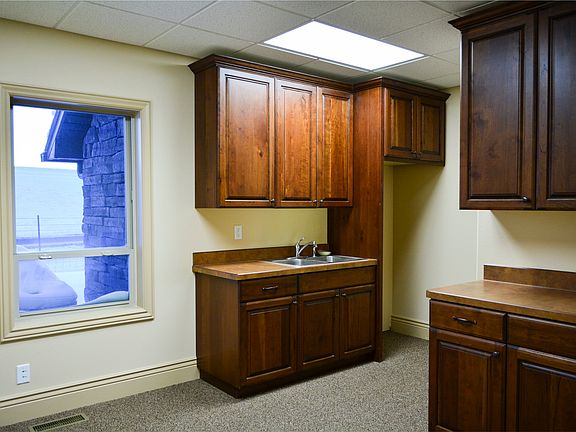 5th image of 33 Winn Dr #1