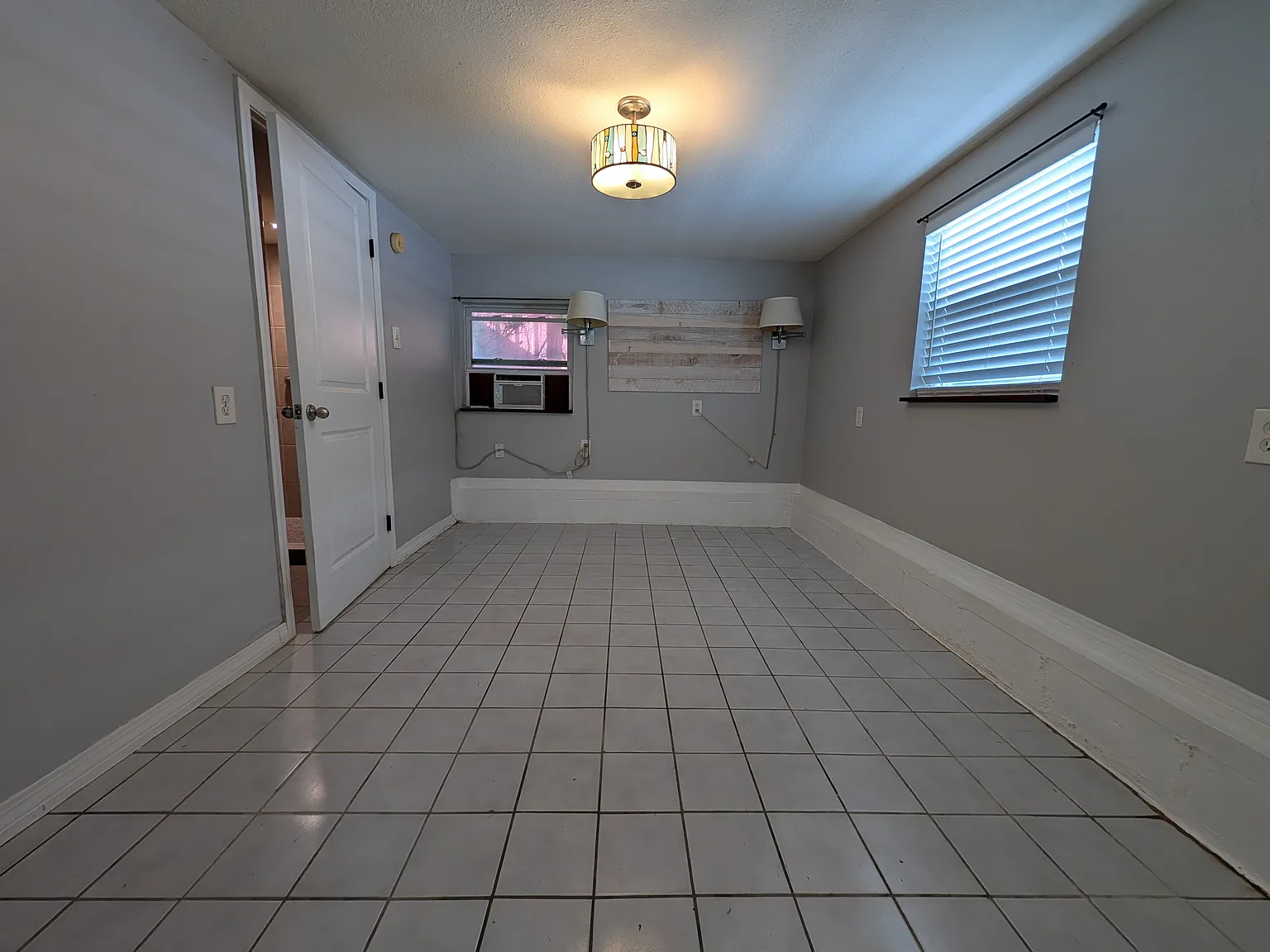 2200 Lloyds Ave — Photo 4