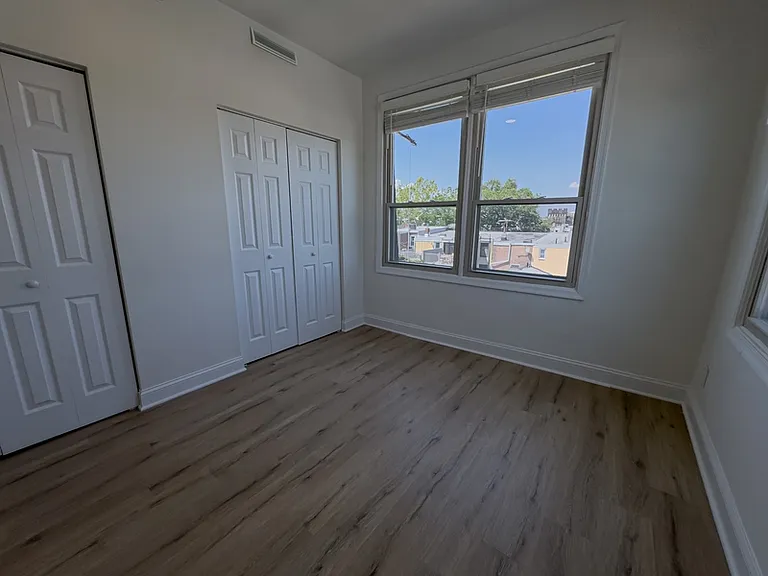 2113 Green St #3R — Photo 18