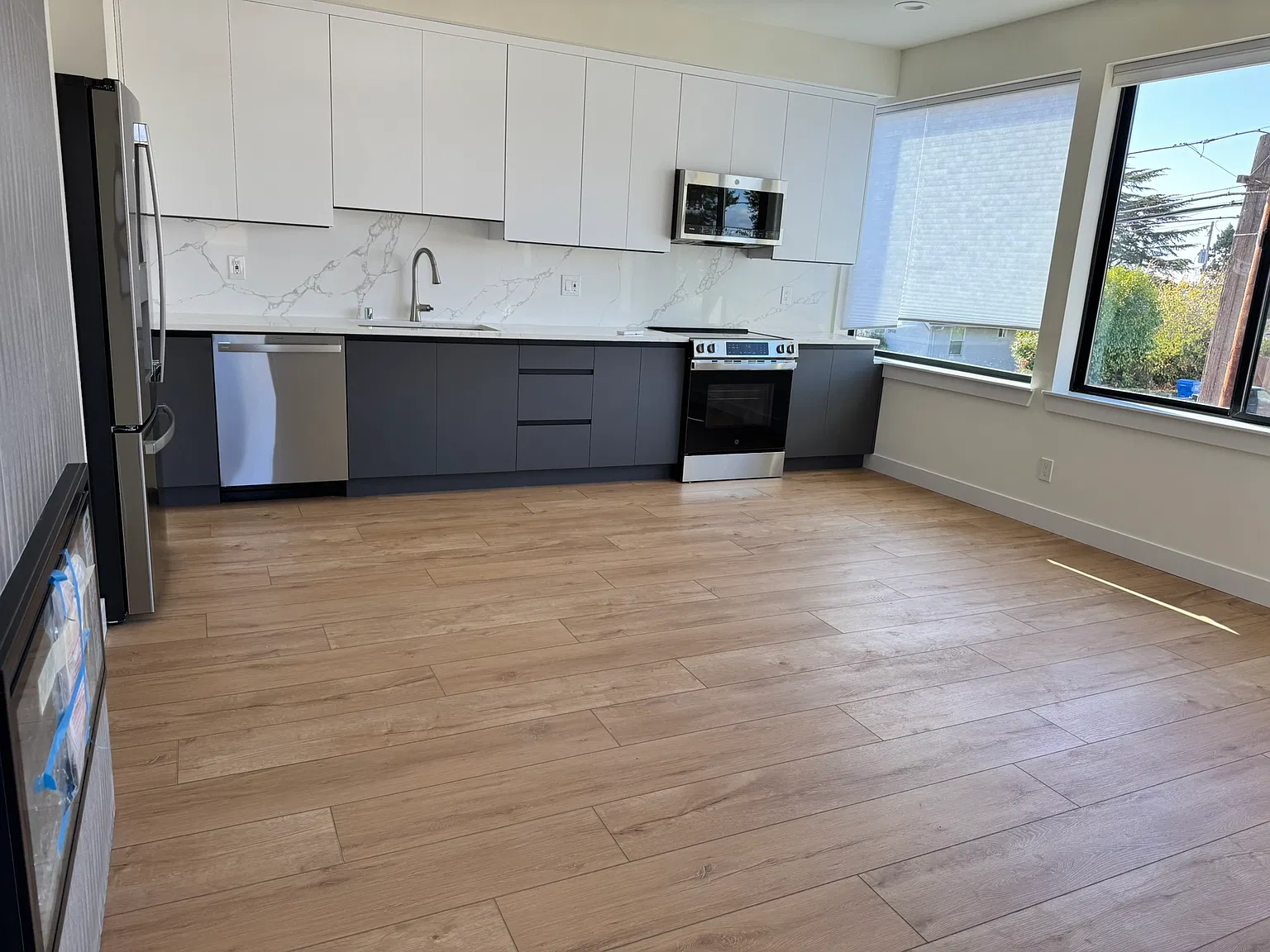 2 bed, 2.5 bath, 1000 sqft, $3,300 — Photo 4
