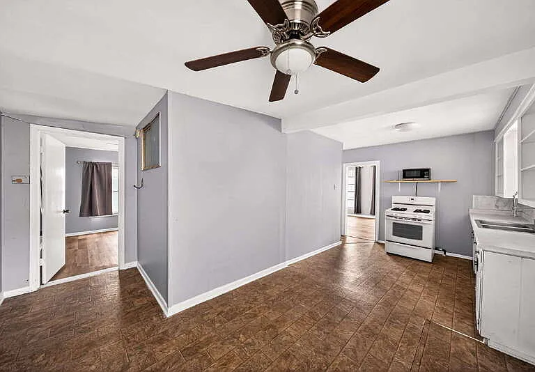 143 Valdez — Photo 16