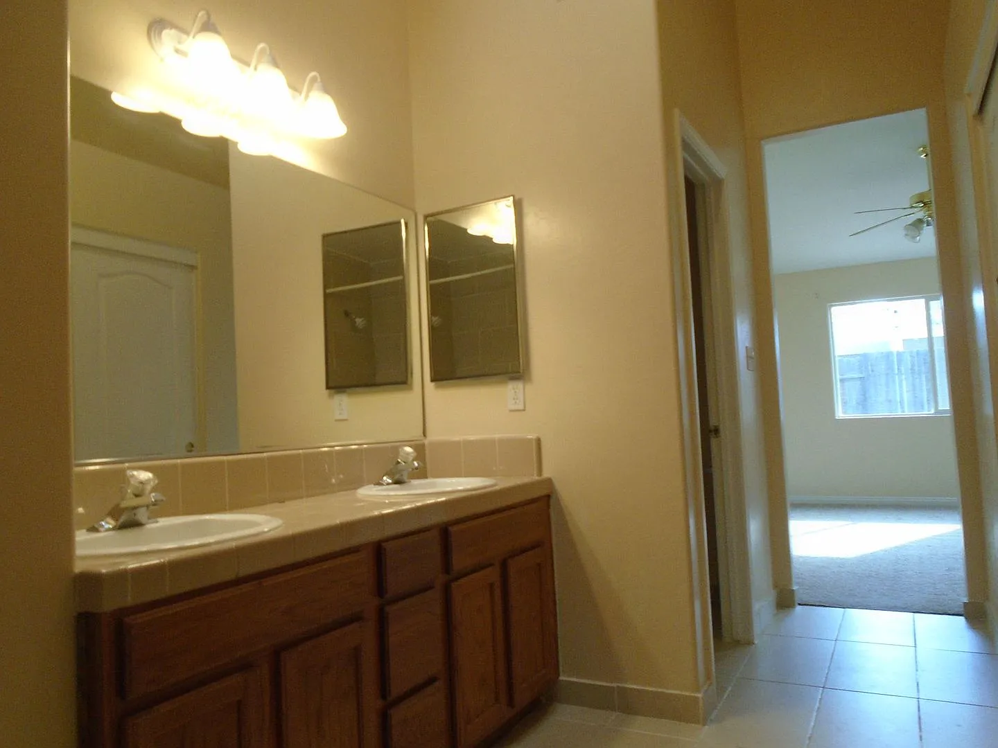Silvercreek Near Hoa Pool ! Application Pending — Photo 4