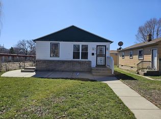 4735 W Luscher Ave, Milwaukee, WI 53218