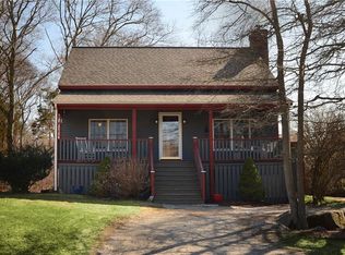 9 Fairwood Dr, Tiverton, RI 02878