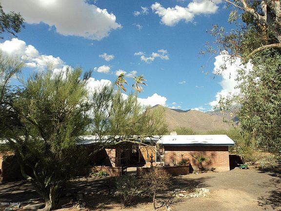 2nd image of 721 W Camino Desierto