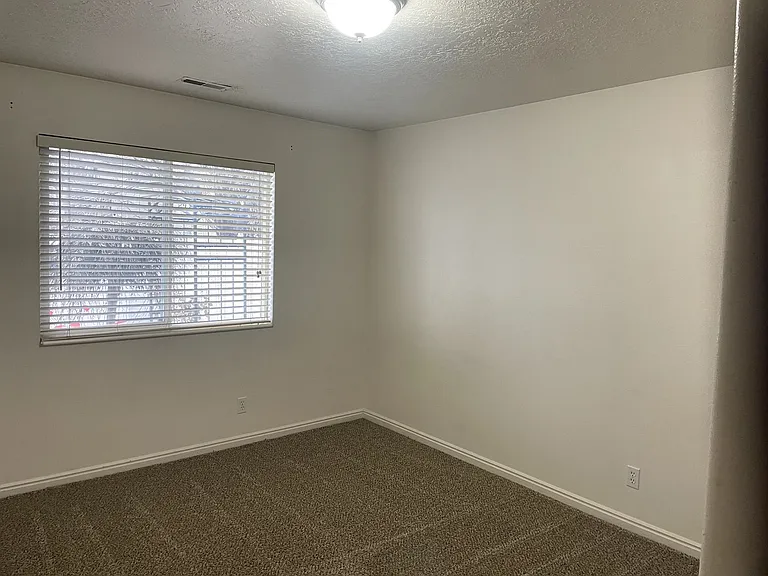 1145 N 2960 W — Photo 6