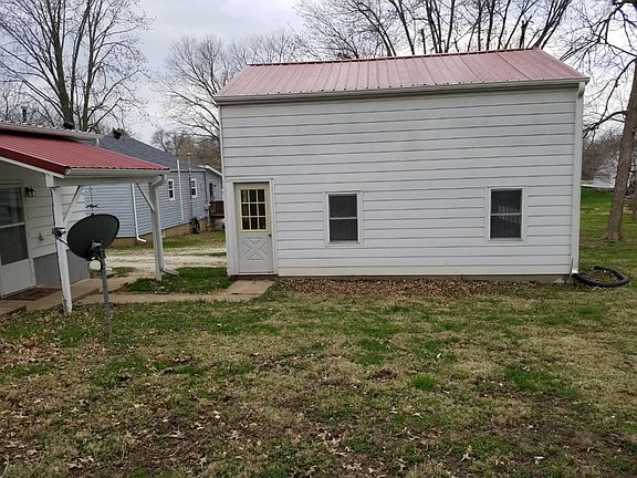 4th image of 250 W Bridgeport St
