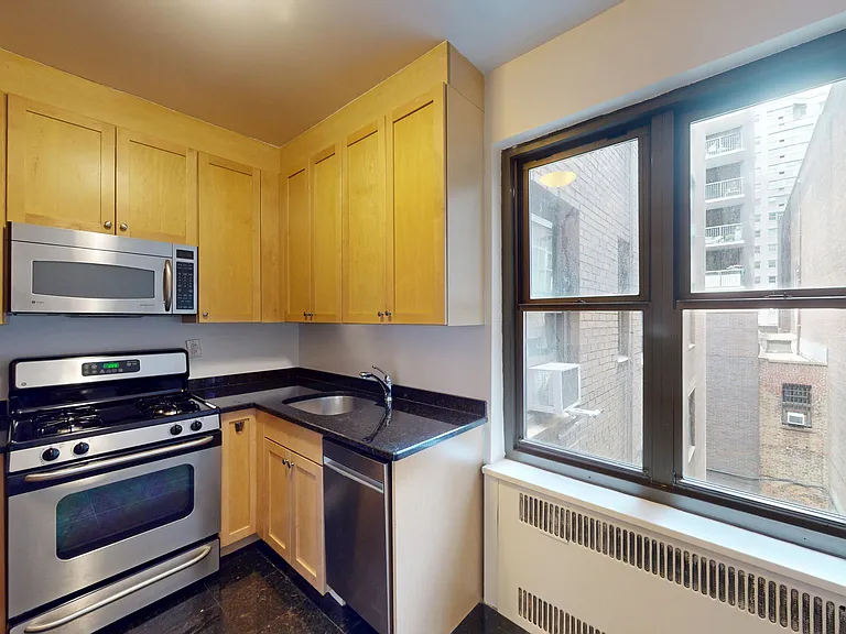 141 E 56th St #3C — Photo 6