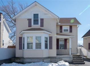 83 Narragansett Ave, Riverside, RI 02915