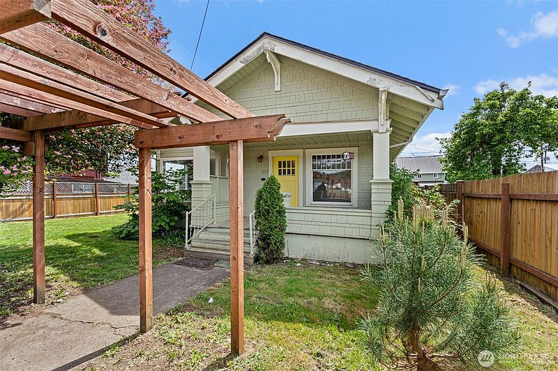 5th image of 505 W Young Street