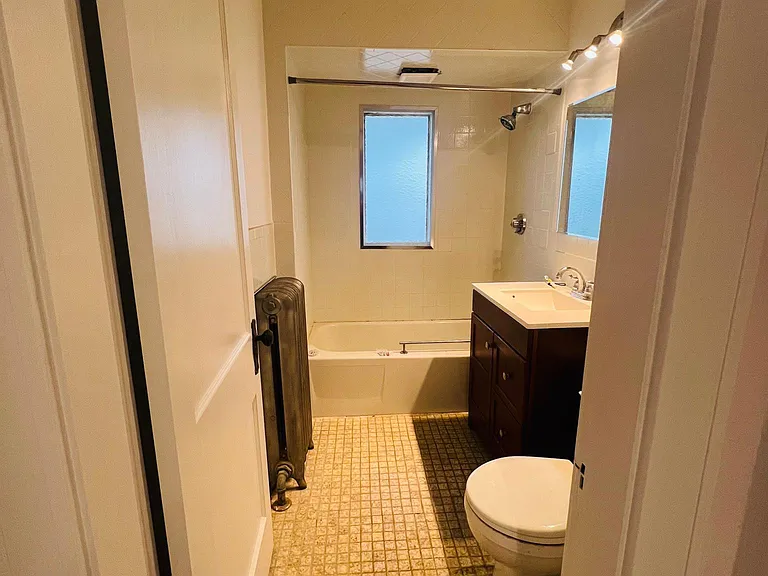 31 Matchett St #1 — Photo 8
