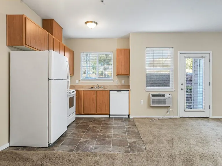 Baxter Ridge Apartments — Photo 11