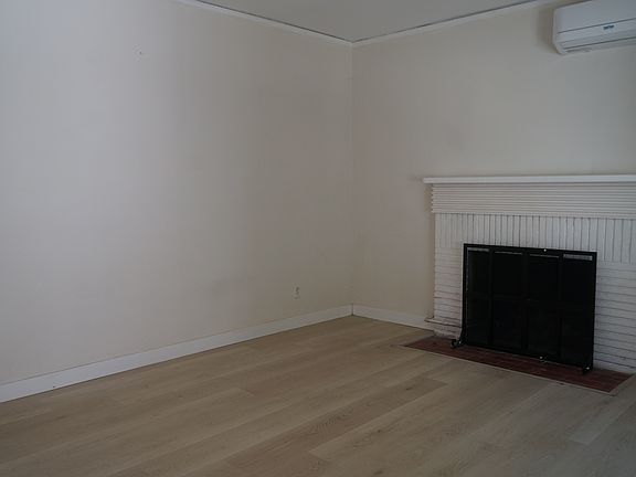 4th image of 1108 S 8th Ave #B