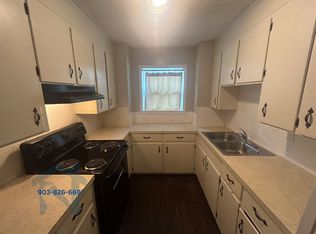 301 Pine Wilderness Dr #D1, Queen City, TX 75572