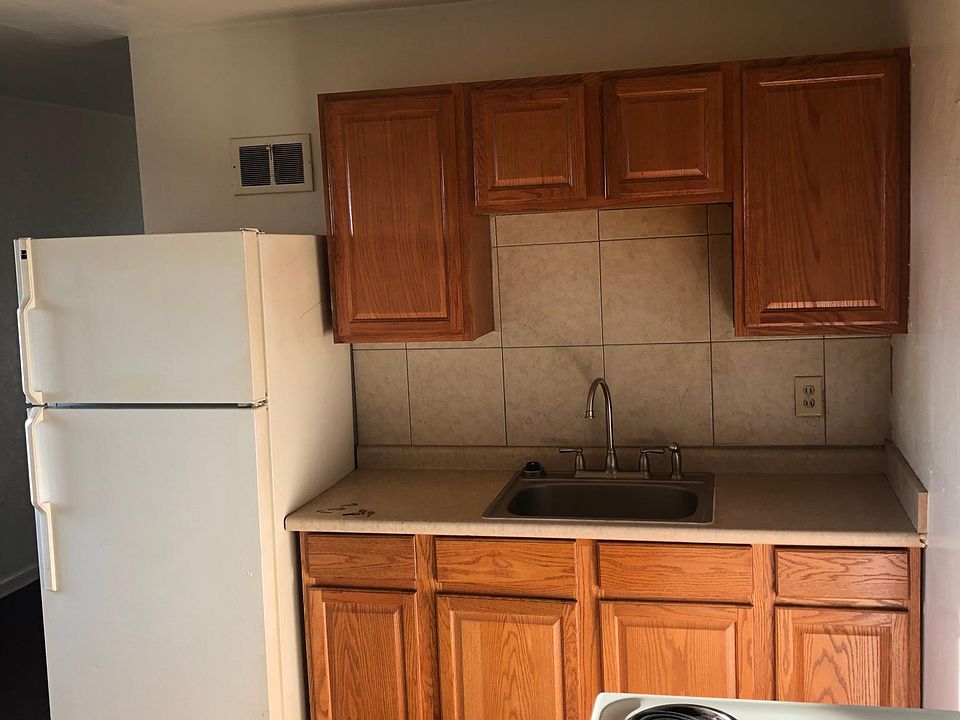 1st image of 41 Bennington Dr APT 4
