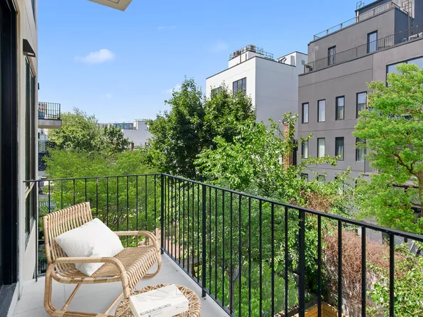 1019 Hancock Street image 2 of 11