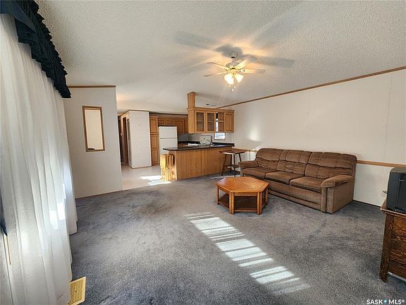 2nd image of 730 Mann Ave