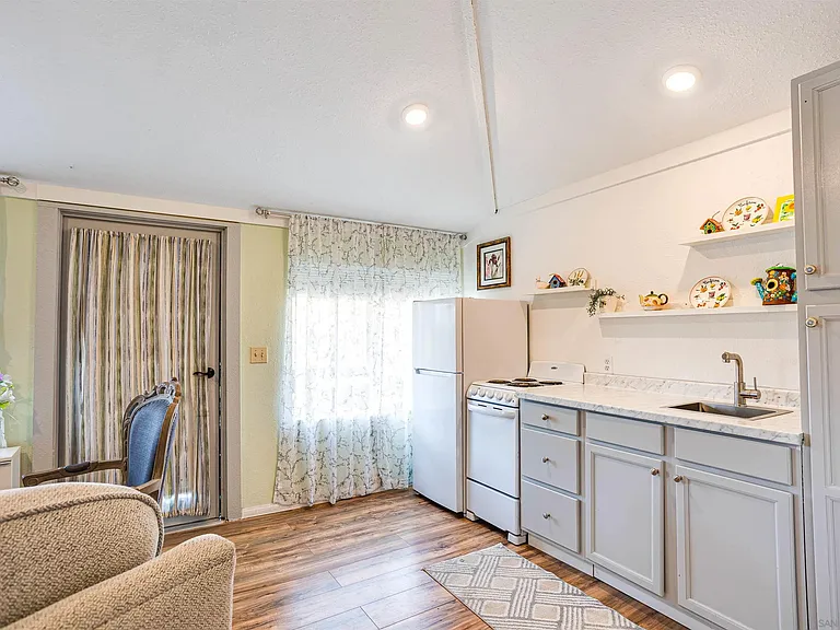 5037 Crestland Dr #A — Photo 14