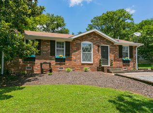 127 S Valley Rd, Hendersonville, TN 37075