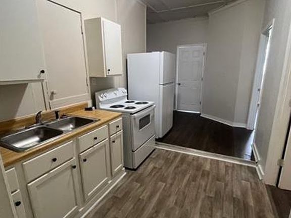2nd image of 1525 S Walnut St #11