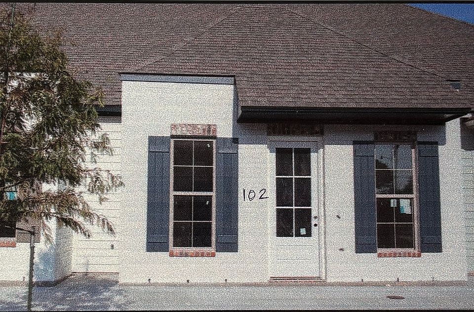1st image of 102 Rue Argenteuil Rd