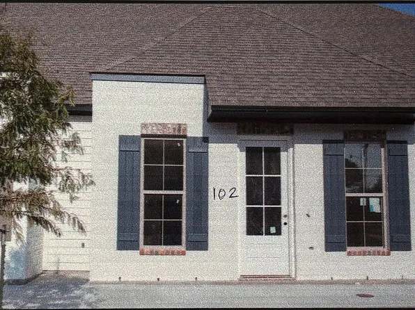102 Rue Argenteuil Rd, Lafayette, LA 70506