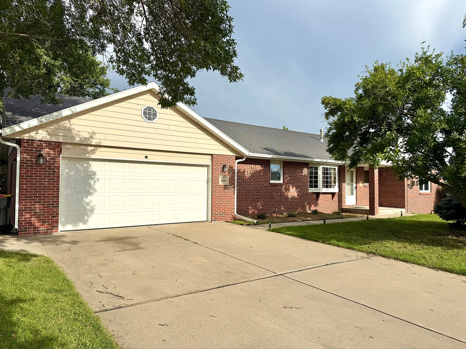 3 bed, 2792 sqft, $2,550 — Photo 3