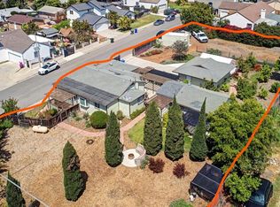 933 N Emerald Dr, Vista, CA 92083