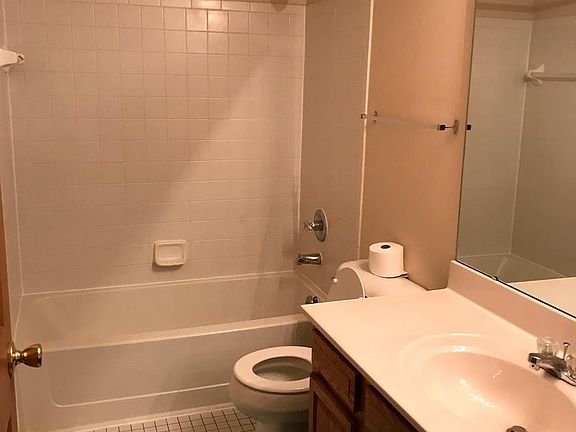 3rd image of 35 Bamboo Cir