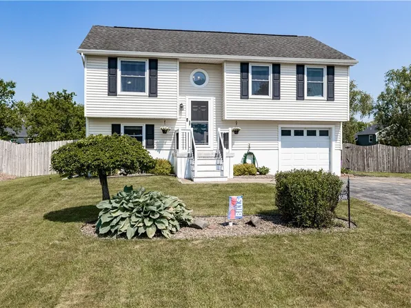 9506 Woodlawn Dr, Brewerton, NY 13029