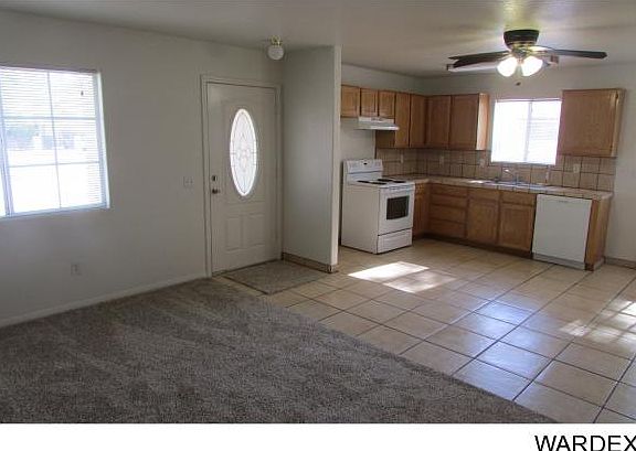 4th image of 382 Fox Dr
