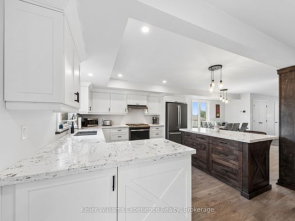 5th image of 38 Payette Dr