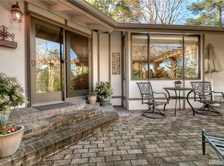9229 Olympic View Dr, Edmonds, WA 98020