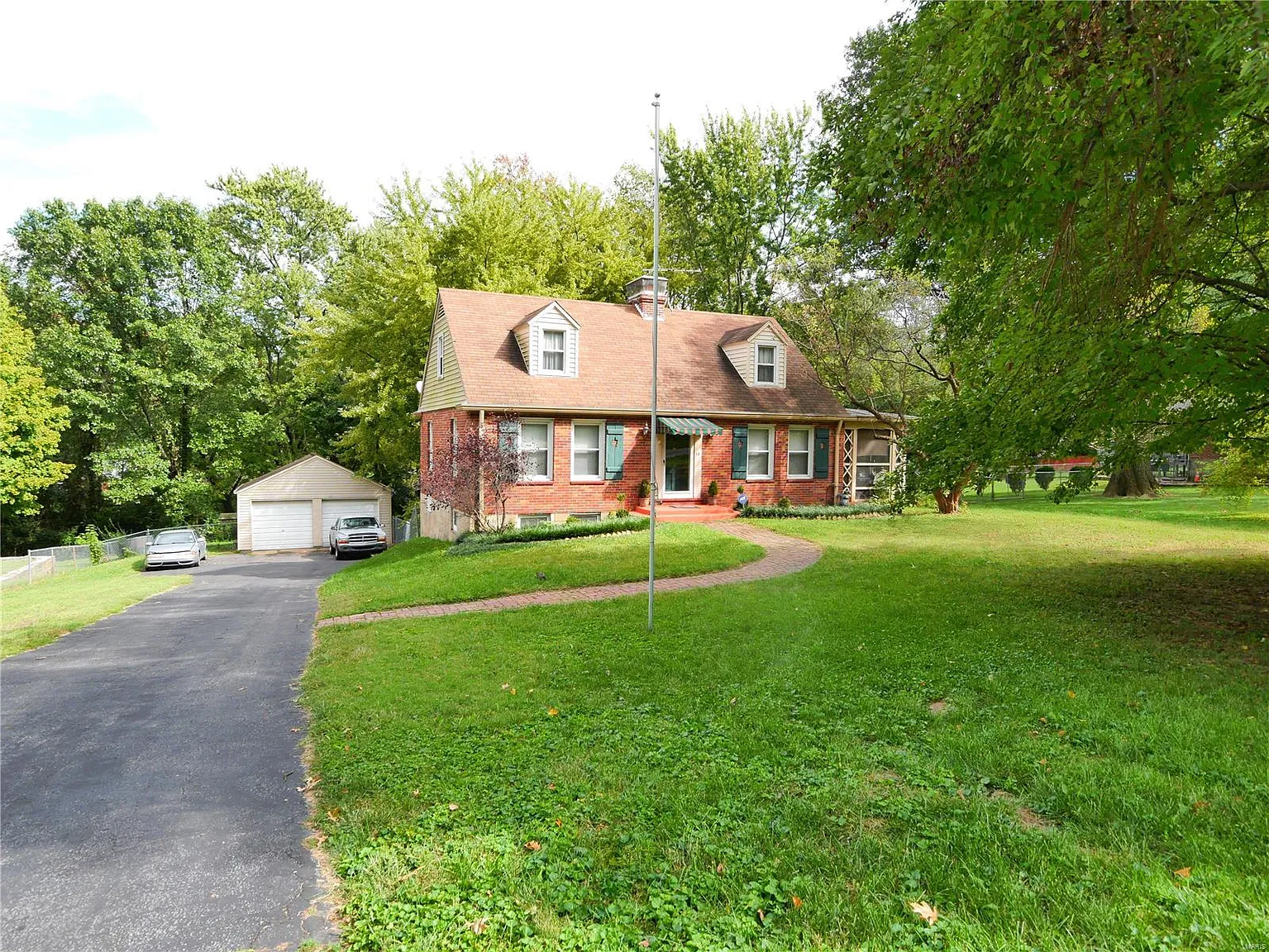 14 S Schlueter Ave photo 1