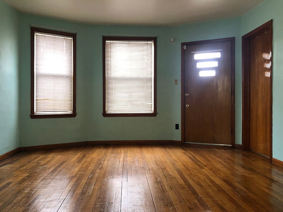 1st image of 2221 Holbrook St Floor 1