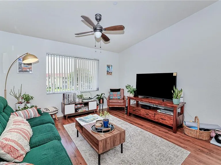 8294 Key Royal Cir #1633 — Photo 15