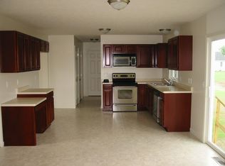 12 Caitlin Trl, West Henrietta, NY 14586