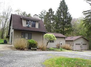 1185 Ewing Rd, Coraopolis, PA 15108