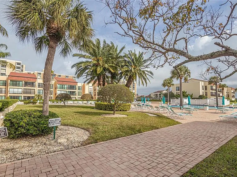 845 S Gulfview Blvd #101 — Photo 38