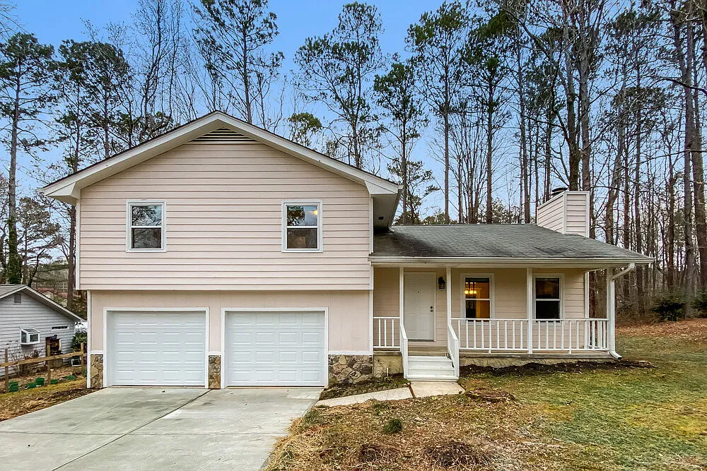 3 bed, 2.0 bath, 1523 sqft, $2,370 — Photo 1