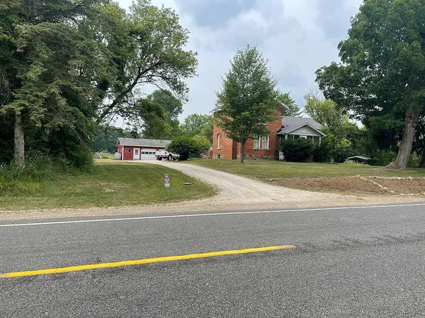 9264 S Clinton Trl, Eaton Rapids, MI 48827