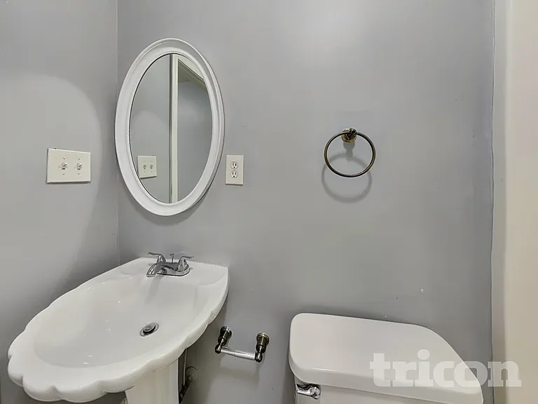 245 Longview Dr — Photo 13